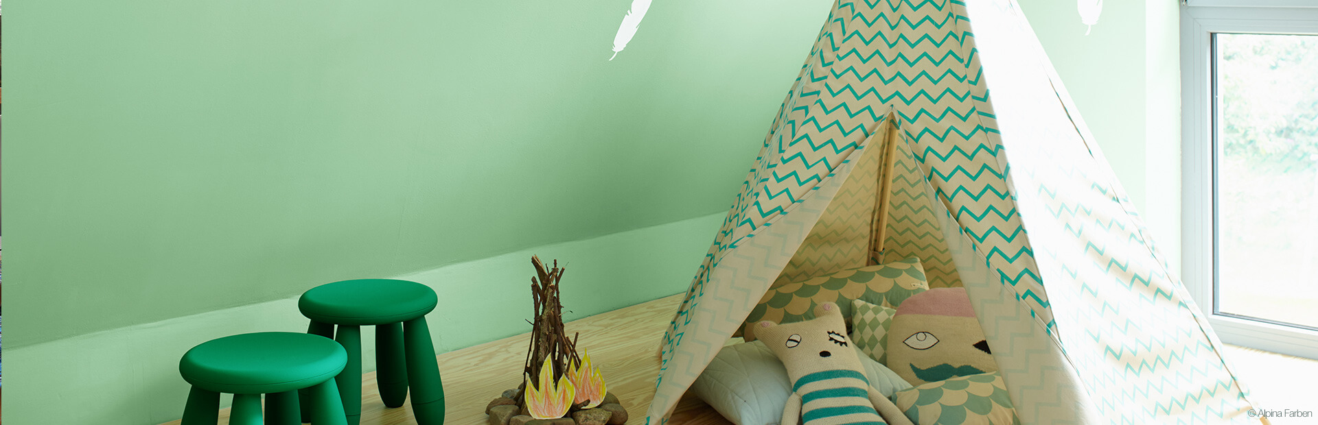 Kinderzimmer gestrichen in der Farbe Kolibrigrün von Alpina
